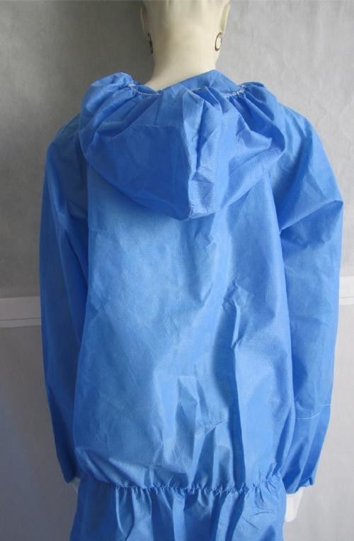 完全で使い捨て可能な安全化学薬品の抵抗力がある保護プラスチック スーツ サプライヤー
